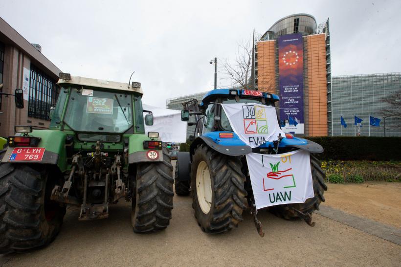 Protest la Bruxelles. Fermierii se opun limitării emisiilor de azot