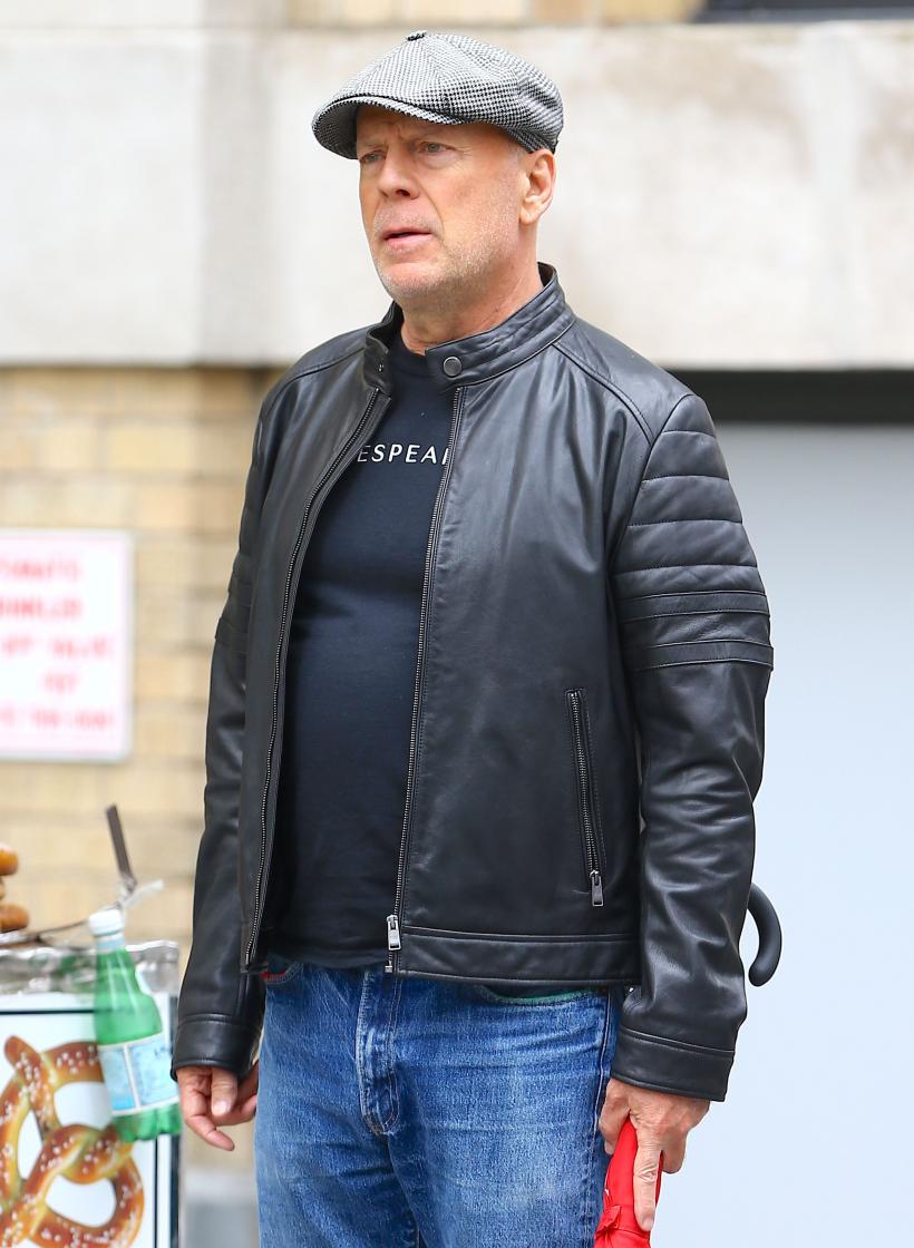 Bruce Willis a apărut pentru prima oară în public de când s-a îmbolnăvit 18828261