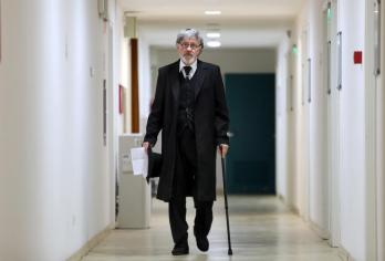 Expoziția de fotografie „Caramitru – dincolo de scenă“ la ICR Londra 18828273