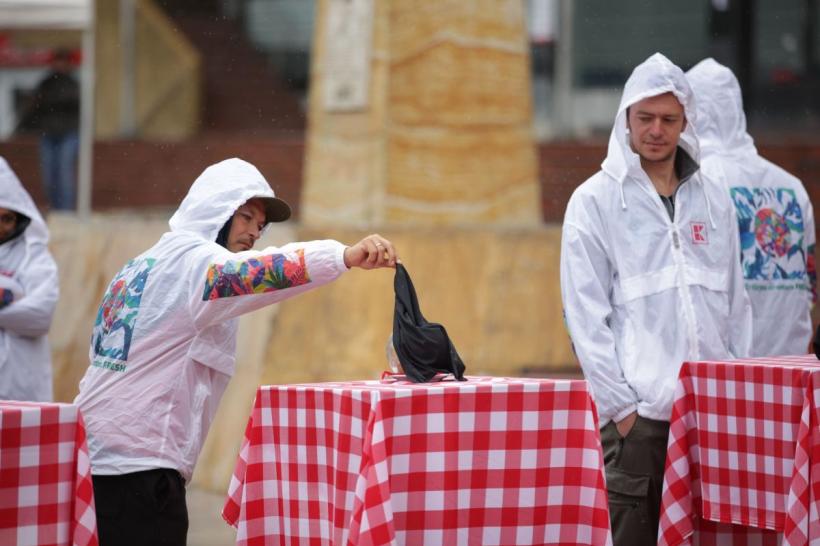 Concurenții de la America Express se confruntă  cu cea mai grea probă a ”delicateselor” culinare nedorite 18828428