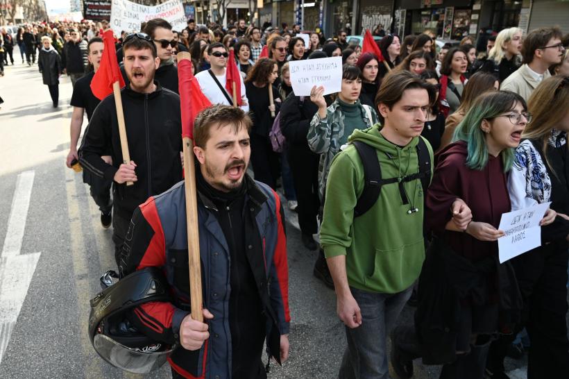Noi proteste masive la Atena, după catastrofa feroviară din Grecia 18828444