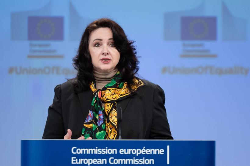 Comisarul european pentru egalitate, Helena Dalli, în România