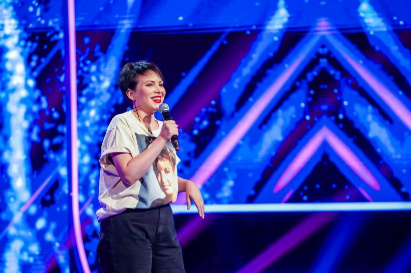 Ela Voineag s-a calificat direct în finala sezonului 14 iUmor. Cheloo: „A fost unul dintre cele mai bune numere de stand-up din acest sezon“ 18828665