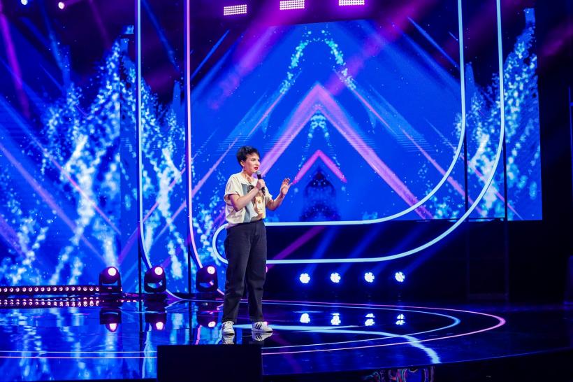 Ela Voineag s-a calificat direct în finala sezonului 14 iUmor. Cheloo: „A fost unul dintre cele mai bune numere de stand-up din acest sezon“ 18828667