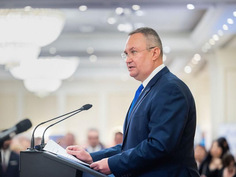 Vrei un bust de politician? Un macrameu lucrat în plen? Senatul își face magazin de suveniruri  18828619