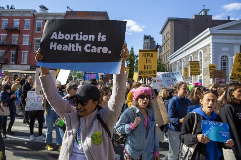 Casa Albă acuză Florida că vrea să interzică avorturile