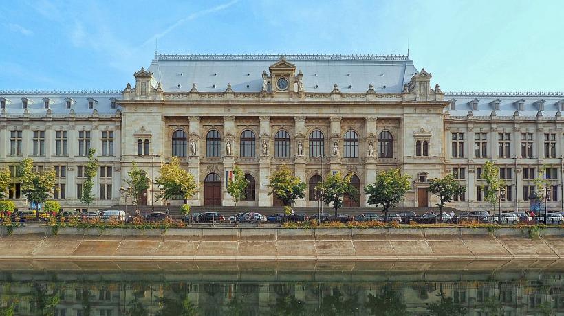 „Ping-pong” între instanțele de judecată cu dosarul în care „Petrov” vrea înapoi casa de la stat 18828768