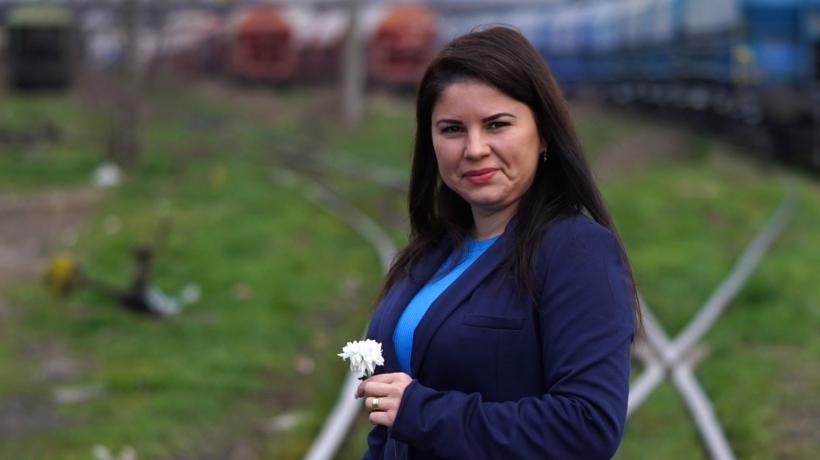 Femeile din CFR: “Este o meserie pentru bărbați, dar, în lumea bărbaților, putem să lucrăm și noi” 18828818