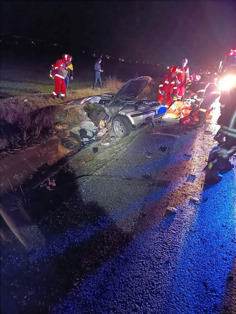 Doi morți după ce trei vehicule s-au izbit pe DN 73, în Brașov 18829161