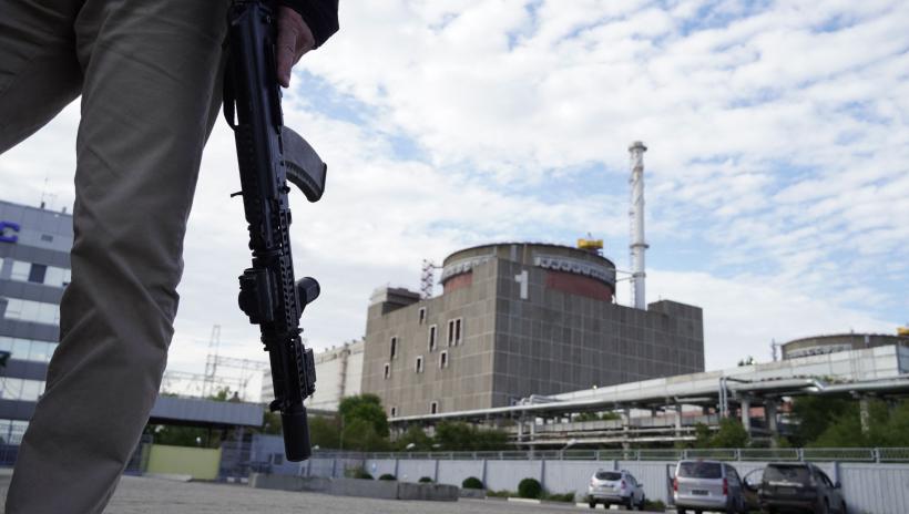 Pericol nuclear! Alimentarea cu energie a centralei Zaporojie, întreruptă de bombardamente