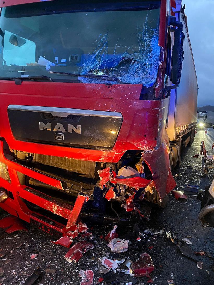 Șapte persoane rănite după un accident în județul Cluj. O persoană a murit 18829145