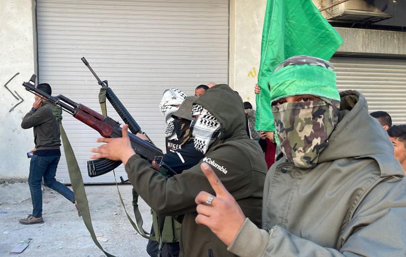 Trei bărbați înarmați au fost împușcați mortal în confruntările dintre israelieni și palestinieni  18829458