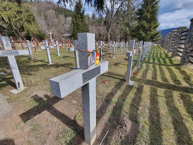 Valea Uzului: Eroii lui „Pe-aici nu se trece”, desființați de un primar UDMR. „Aici nu au fost români'' 18829519