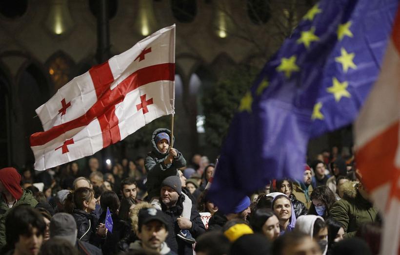 Vechii aliați sovietici întorc armele contra Rusiei 18829514