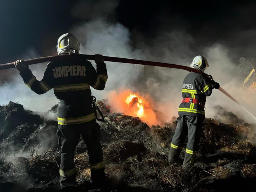 Apel al ISU Tulcea pentru stoparea incendiilor de vegetație. Pericol pentru oameni, habitate naturale și bunuri materiale 18829753