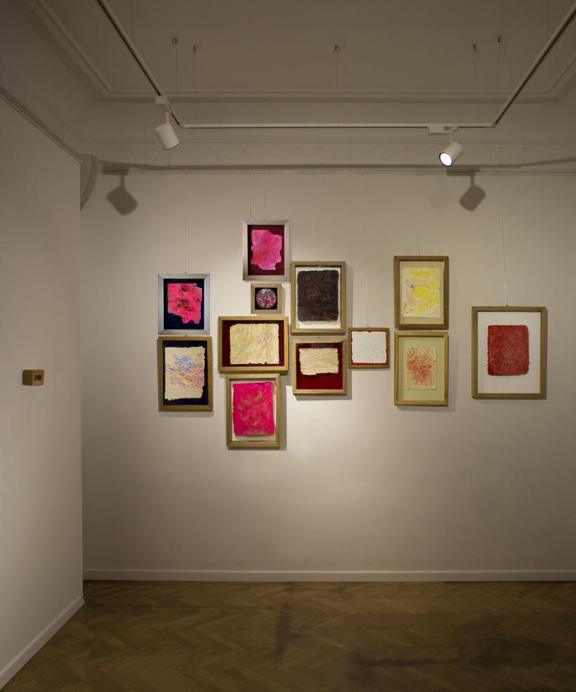 Galeria Scemtovici & Benowitz Gallery are onoarea să prezinte expoziția personală a artistului Olimpiu Bandalac „ORELE...”, o instalație multimedia de pictură, obiect și instalație sonoră inspirate de creația muzicală a compozitorului Octavian Nemescu 18829702