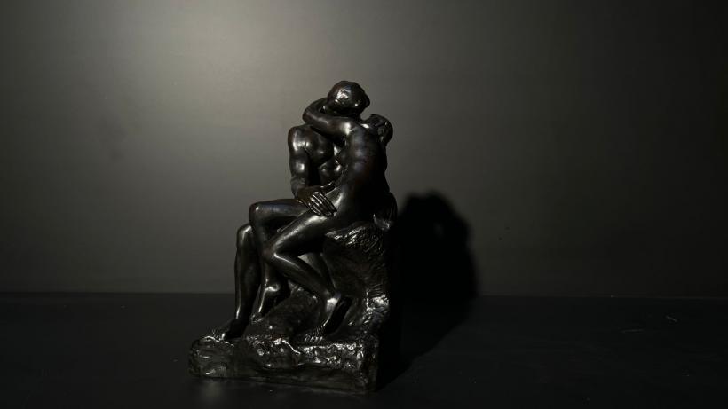 „Sărutul” lui Auguste Rodin, scos la licitație în cel mai important eveniment al anului