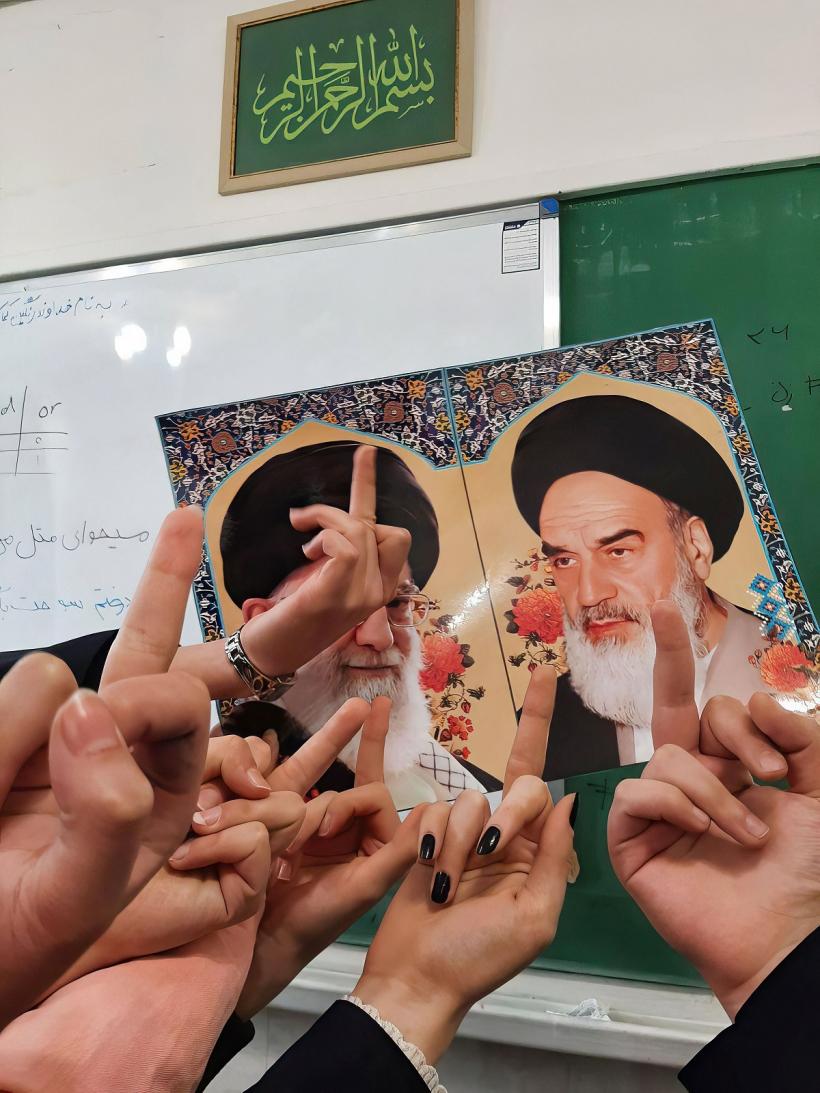 Amnesty International: Forţele de securitate iraniene au torturat copii şi tineri în timpul protestelor! 18830076