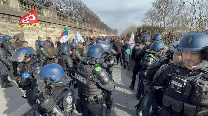 Zeci de protestatari reţinuţi la Paris în urma confruntărilor cu forţele de ordine 18830408