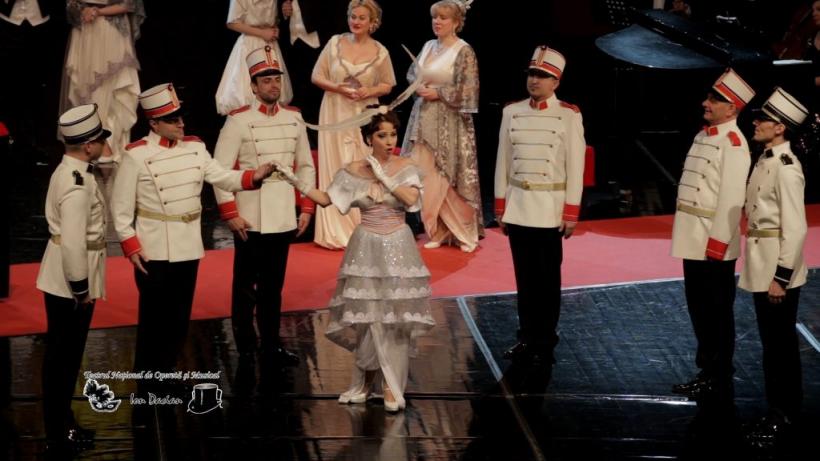 ”Țara Surâsului”, o poveste despre iluzii și compromisuri, pe scena Teatrul Național de Operetă și Musical “Ion Dacian” 18830256