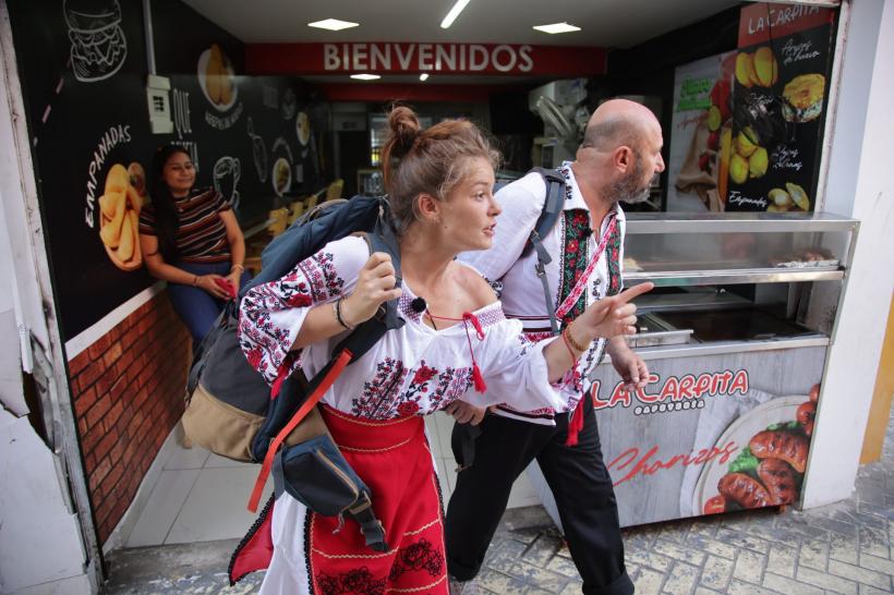 Concurenții America Express dau startul carnavalului în Barranquilla, orașul unde se desfășoară al doilea cel mai mare eveniment de acest gen din lume. Ediția de ieri seară, lider de audiență 18830674