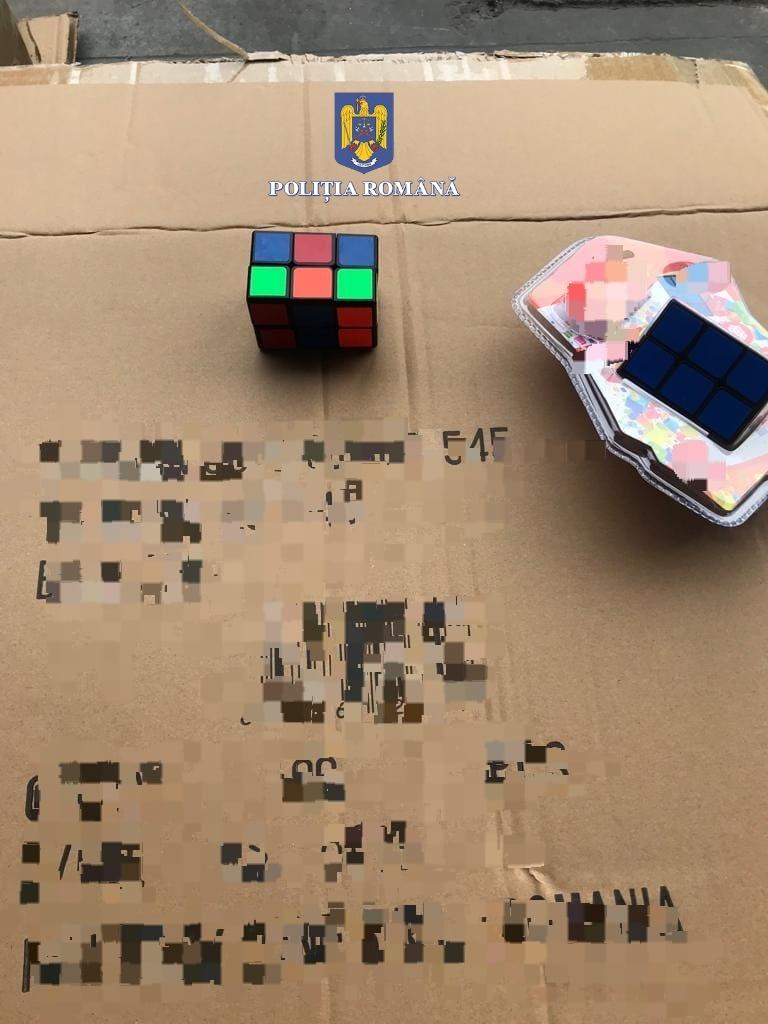 Dosar penal pentru mărfuri contrafăcute.  A fost descoperit un container cu cuburi Rubik false 18831077