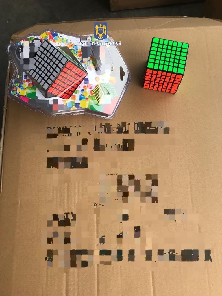 Dosar penal pentru mărfuri contrafăcute.  A fost descoperit un container cu cuburi Rubik false 18831079