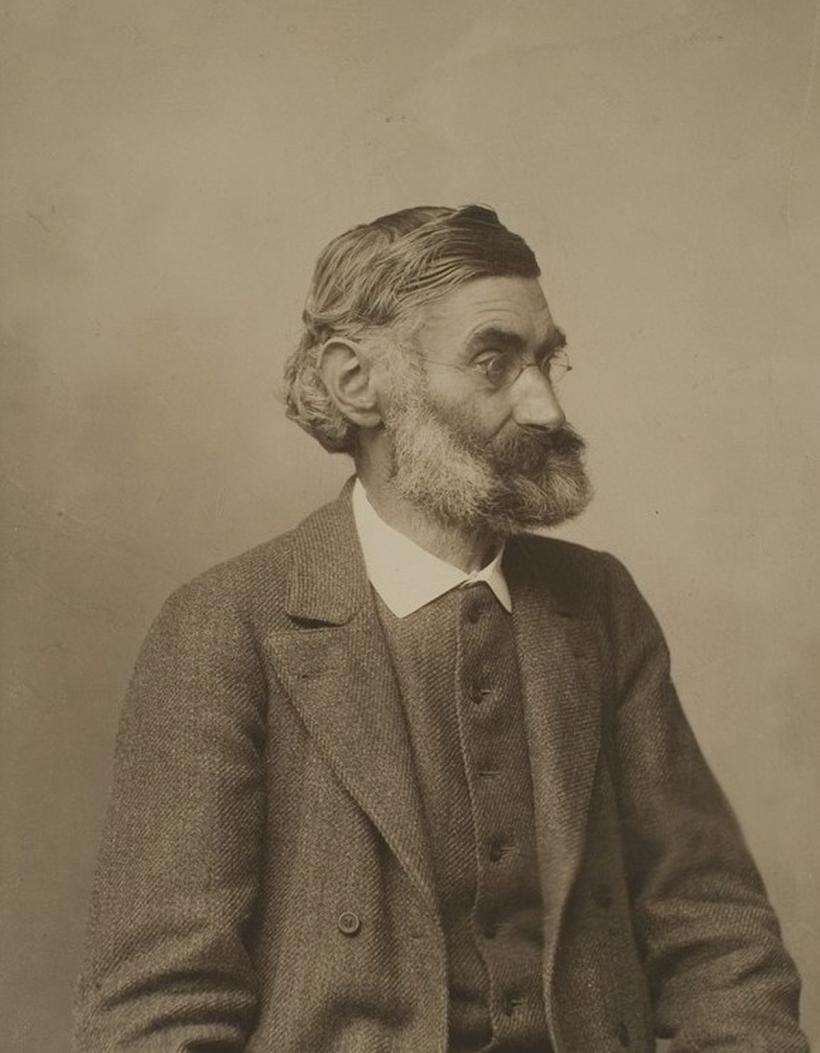 Sticla optică, arma silențioasă a războiului modern 18831064