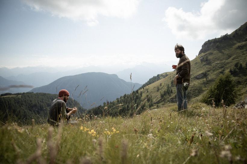Cei opt munți/ Le otto montagne, o poveste emoționantă și intimă despre prietenie și munte, care a câștigat Premiul Juriului la Cannes, din 24 martie la cinema 18831091
