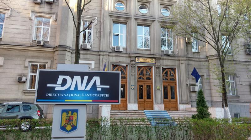 Un primar din Botoșani și directorul CSN Sala Polivalentă București, trimiși în judecată