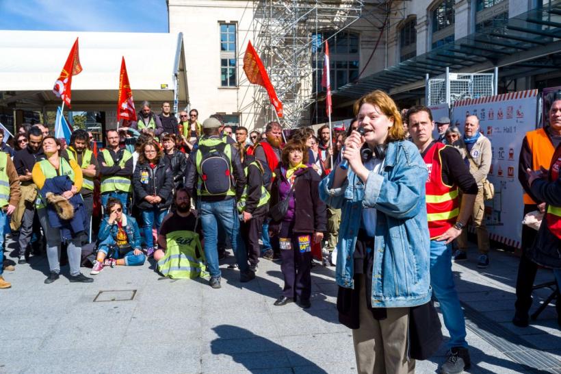 Peste un milion de participanţi la protestele din Franţa. Marine Le Pen: Este "un semnal puternic" 18831259