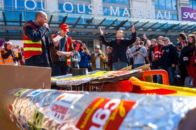 Peste un milion de participanţi la protestele din Franţa. Marine Le Pen: Este "un semnal puternic" 18831260