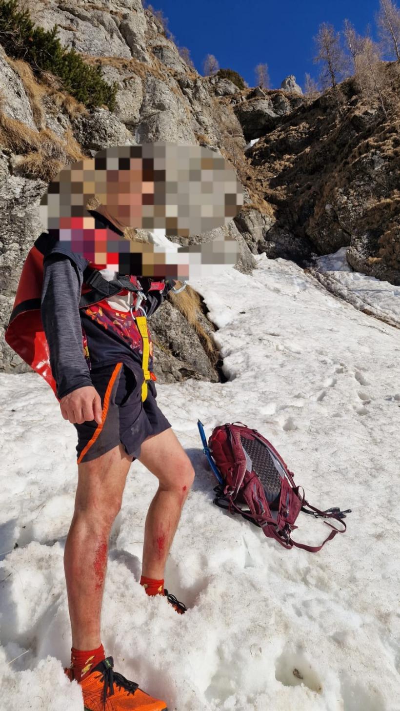 Un gălățean a rămas blocat noaptea, în pantaloni scurți, în Munții Caraiman