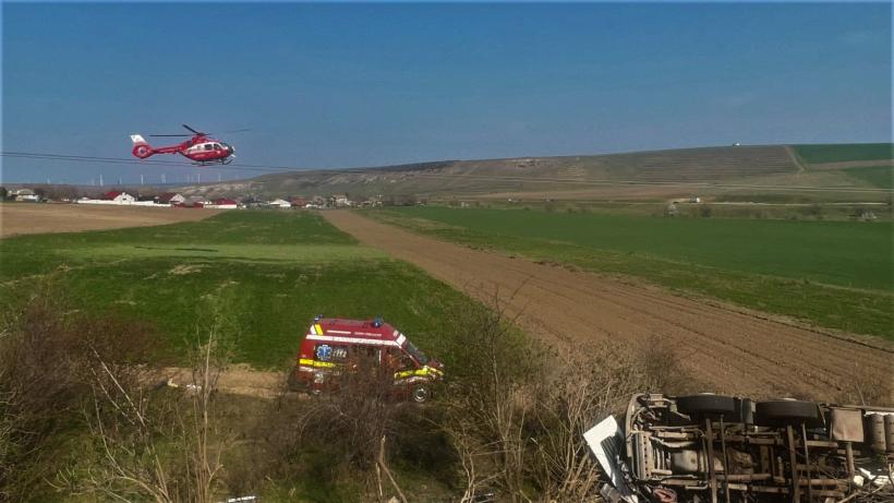 O betonieră s-a răsturnat în județul Constanța. Șoferul este în stare gravă! 18831365