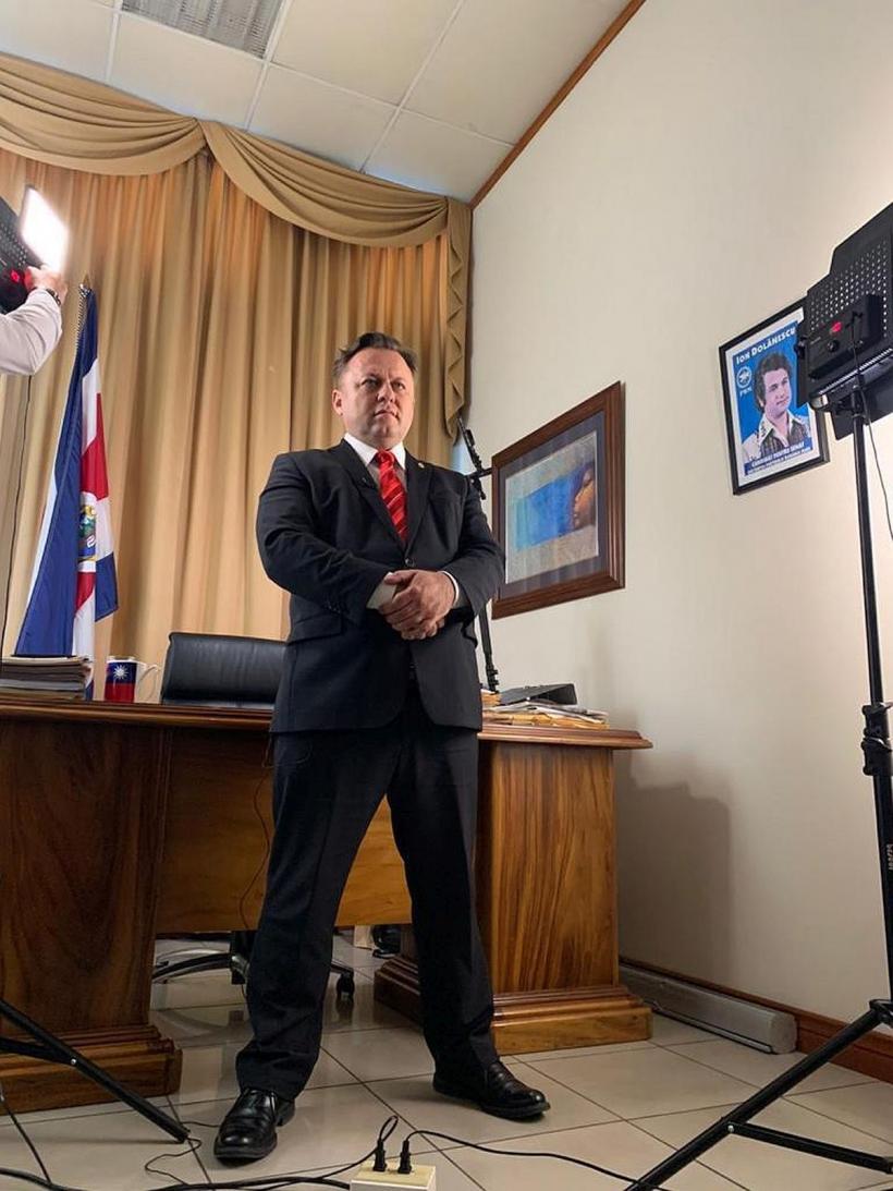 Un român de onoare: Dragoș Dolănescu 18831273