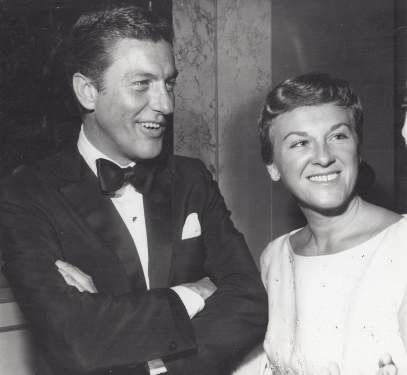 Celebrul actor Dick Van Dyke a provocat un accident rutier la 97 de ani  18831108