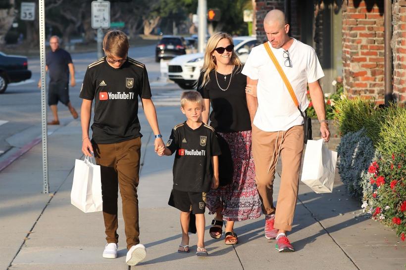 Celebra actriță Reese Witherspoon și soțul ei divorțează după 10 ani de căsnicie 18831498