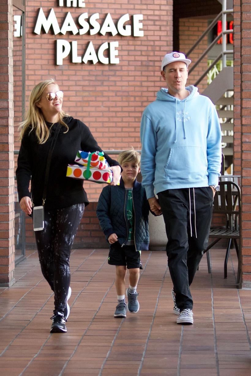 Celebra actriță Reese Witherspoon și soțul ei divorțează după 10 ani de căsnicie 18831500