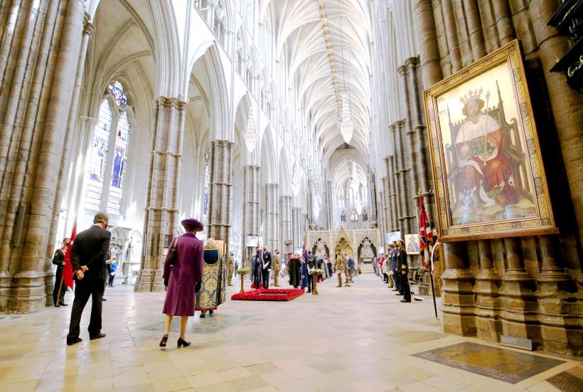 Vizitatorii de la Westminster Abbey, rugați să se descalțe