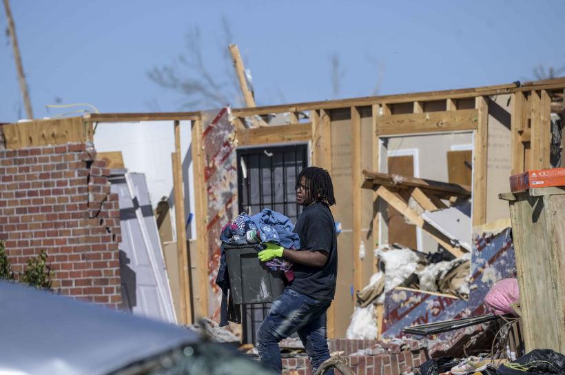 Joe Biden declară stare de urgenţă în statul Mississippi, grav lovit de tornade 18831694