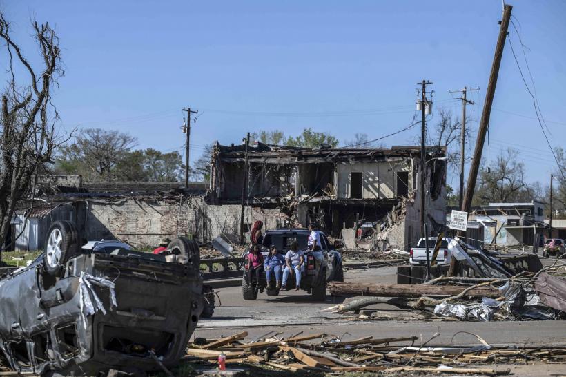 Joe Biden declară stare de urgenţă în statul Mississippi, grav lovit de tornade 18831695