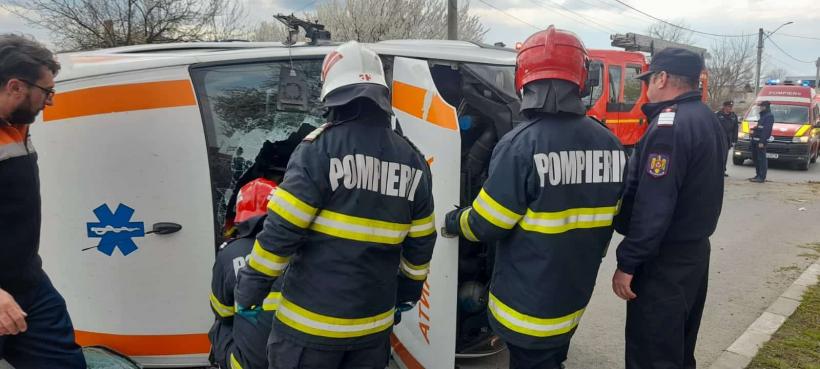 Accident teribil de ambulanță pe DN2, pe raza municipiului Urziceni. Patru persoane au fost rănite. Un copil de 2 ani este inconștient 18831871