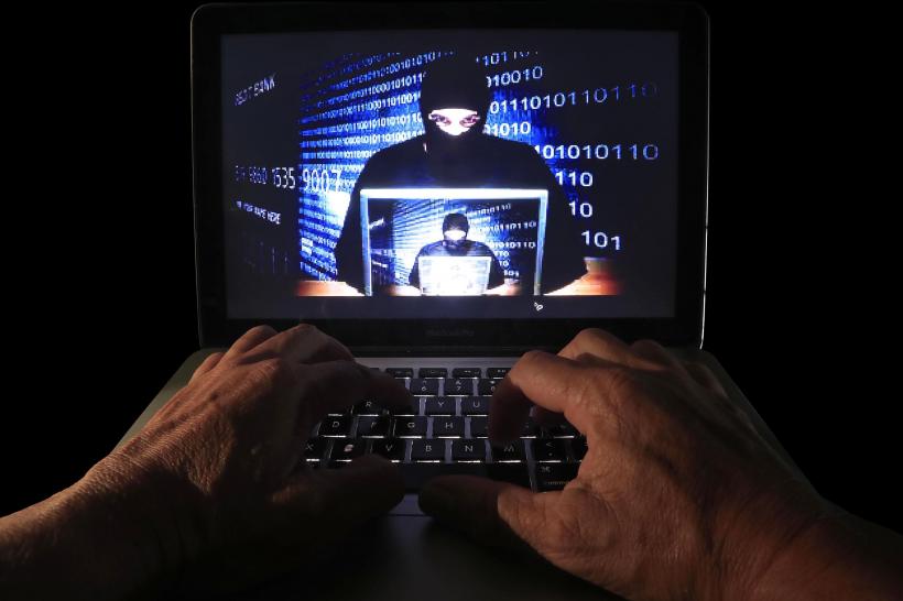 Atac cibernetic de proporții: hackerii au furat aproape 8 milioane de numere de permise de conducere și de pașapoarte