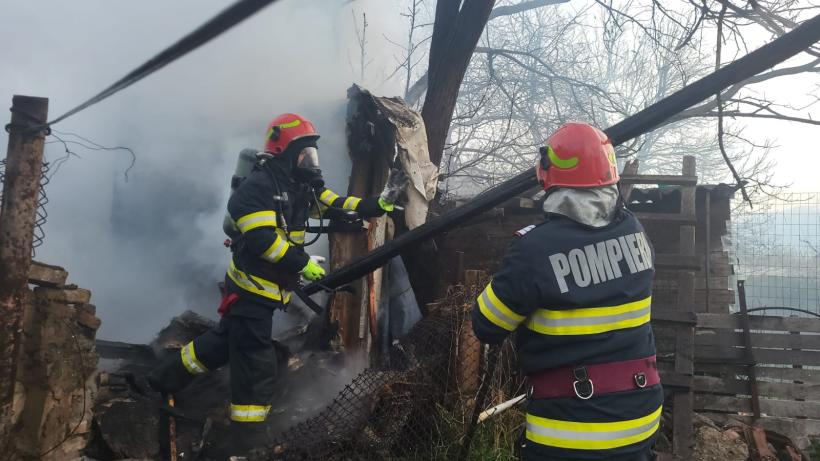 Incendiu devastator la Constanța. Un bărbat a fost găsit carbonizat  18831926