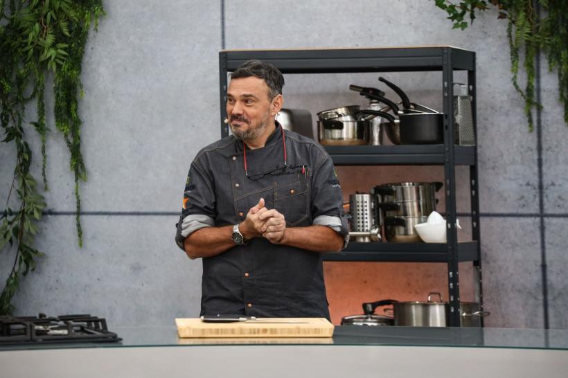 Chefi la cuțite, lider de piață cu prima ediție. Diseară, amuleta e jurizată de Mario Fresh, iar frații Gavril vin la audițiile pe nevăzute 18831983