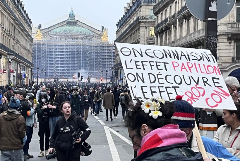 Franța, paralizată de proteste. Manifestanții au ieșit din nou în stradă