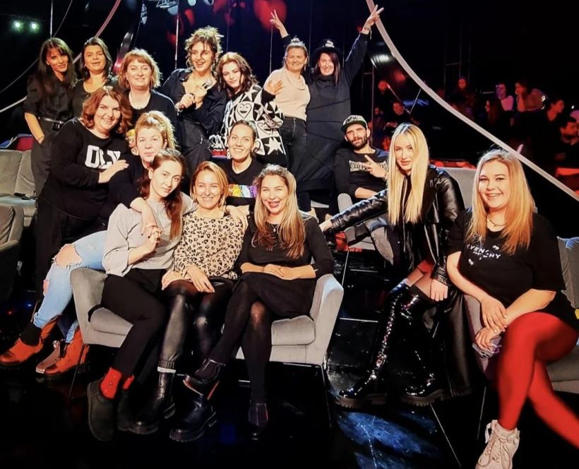 Specialiştii în make up şi coregrafiei ai celebrei producţii Wednesday semnează momentele artistice de la Te cunosc de undeva! 18832030