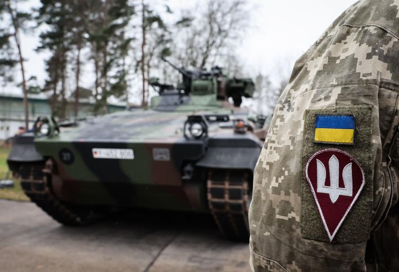 Ucraina a primit vehicule blindate din mai multe ţări