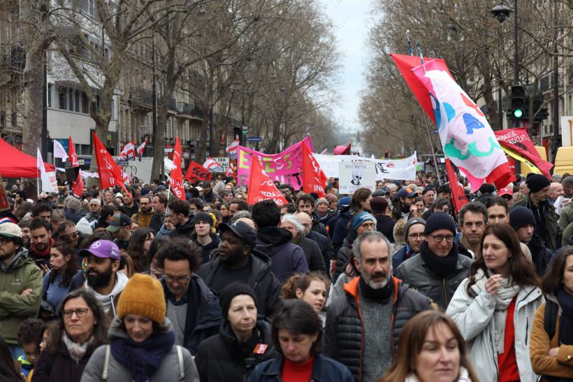 Bilanțul protestelor din Franța: Sindicatele spun că au fost 2,5 milioane de participanți. 175 de jandarmi răniți 18832105