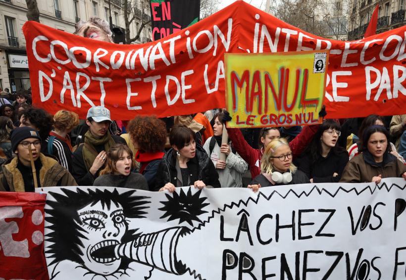 Bilanțul protestelor din Franța: Sindicatele spun că au fost 2,5 milioane de participanți. 175 de jandarmi răniți 18832106